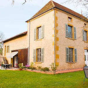 aux-ronzieres.hotels-rhonealpes.com/